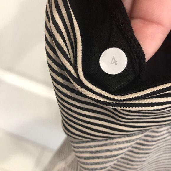 Women’s lululemon tank top - Picture 7 of 8